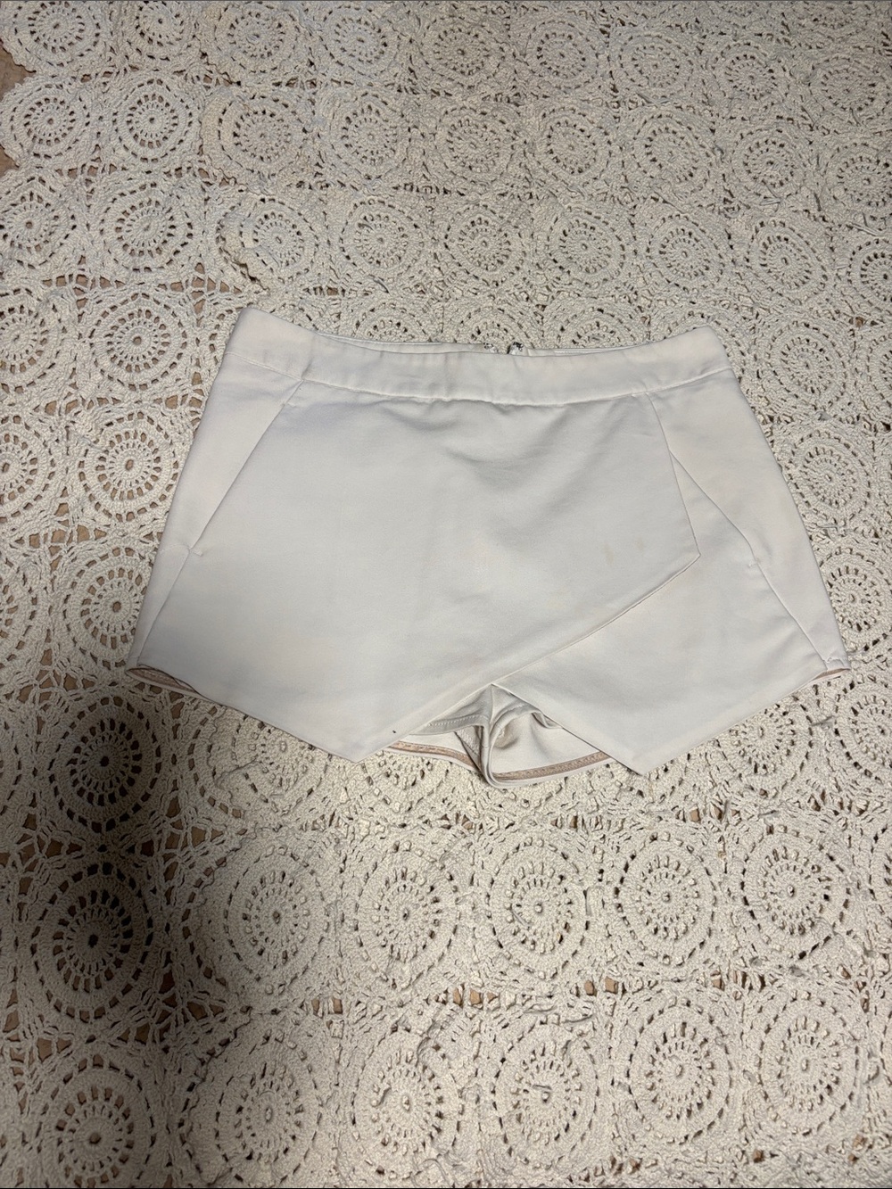Express Cream Scalloped Wrap-Front Dress Shorts